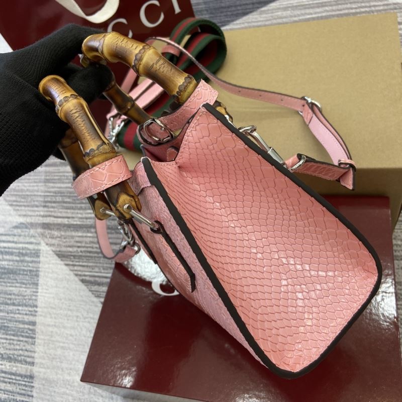 Gvc*1 tote bags